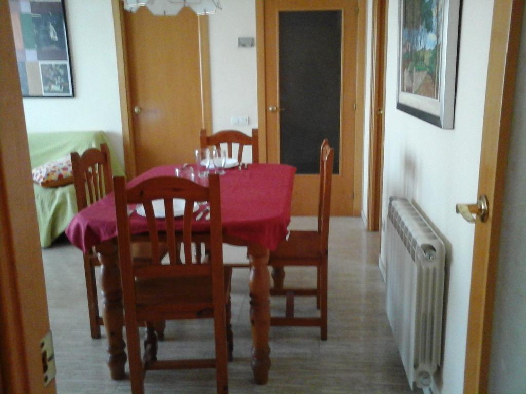Apartament Fira L'Hospitalet de Llobregat Rum bild