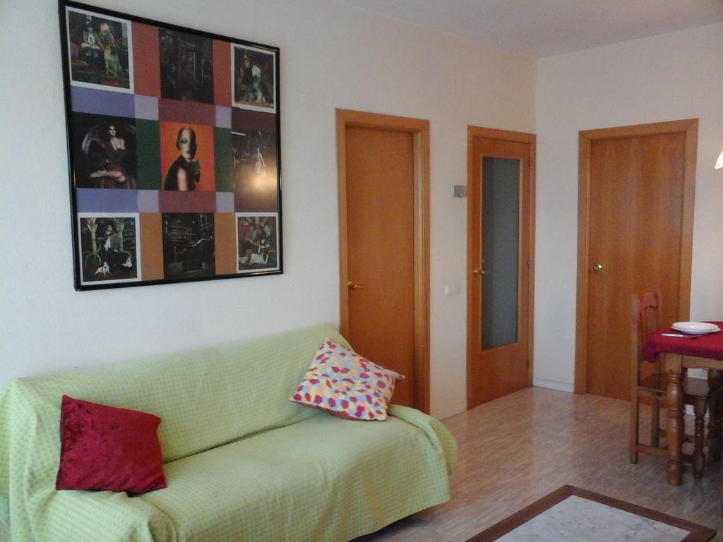 Apartament Fira L'Hospitalet de Llobregat Rum bild