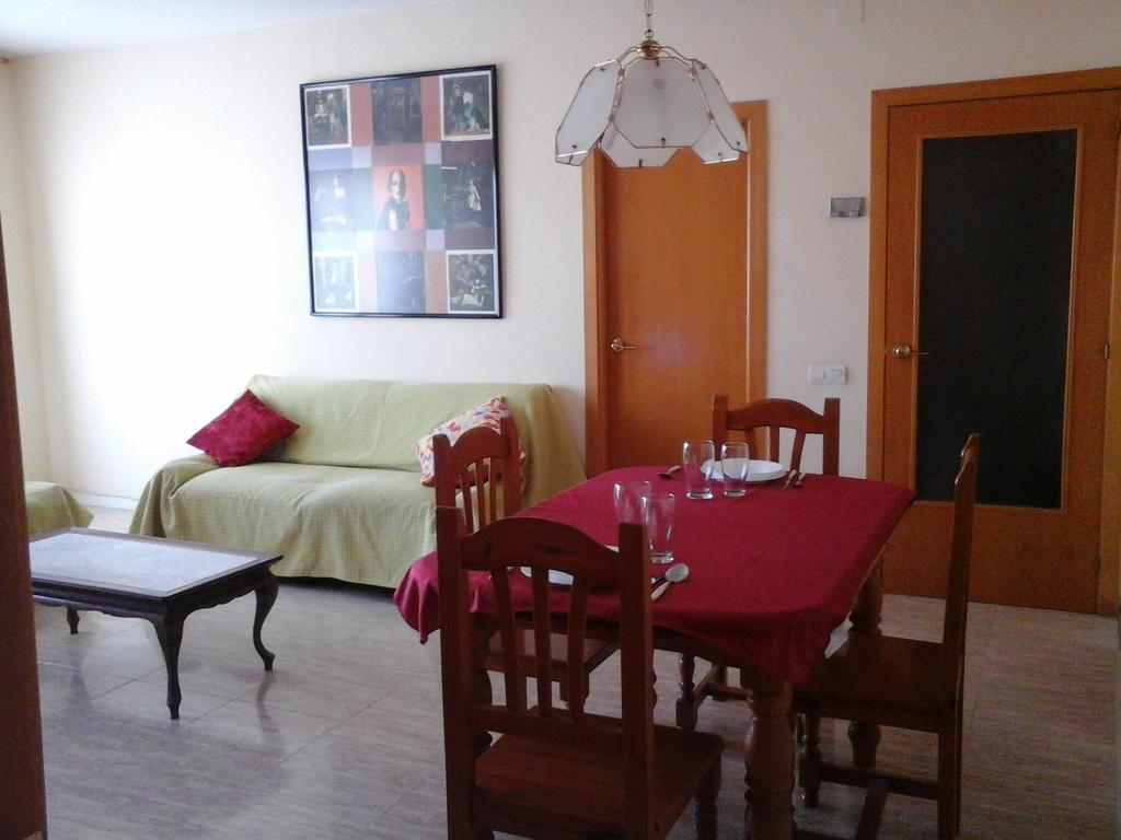 Apartament Fira L'Hospitalet de Llobregat Rum bild