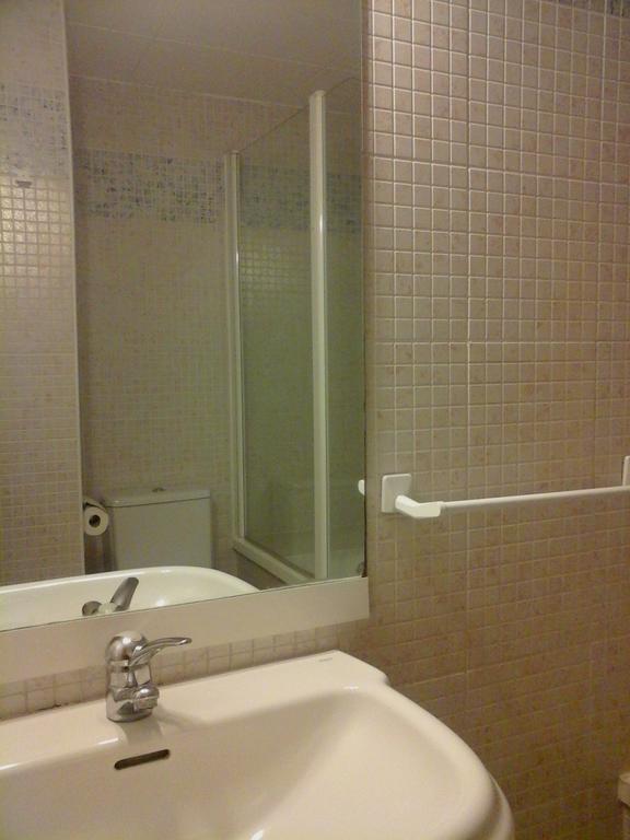 Apartament Fira L'Hospitalet de Llobregat Rum bild